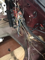 Reparatur Scheinwerferkabelbaum sowie Sicherungskasten nach Kabelbrand durch Kurzschluß
