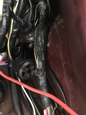 Reparatur Scheinwerferkabelbaum sowie Sicherungskasten nach Kabelbrand durch Kurzschluß