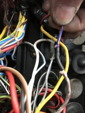 Reparatur Scheinwerferkabelbaum sowie Sicherungskasten nach Kabelbrand durch Kurzschluß